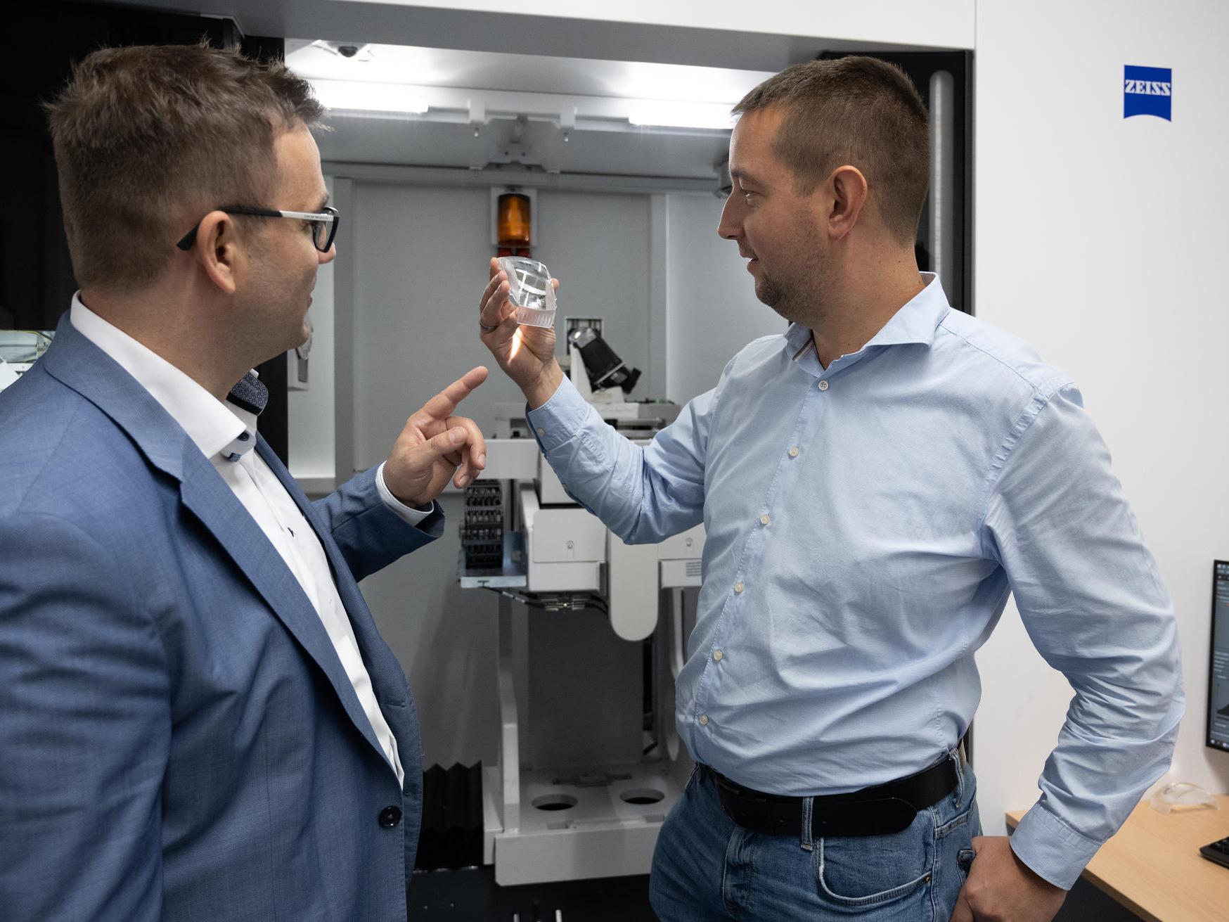Voller Durchblick: Qualitätssicherung für Premium-Scheinwerfer