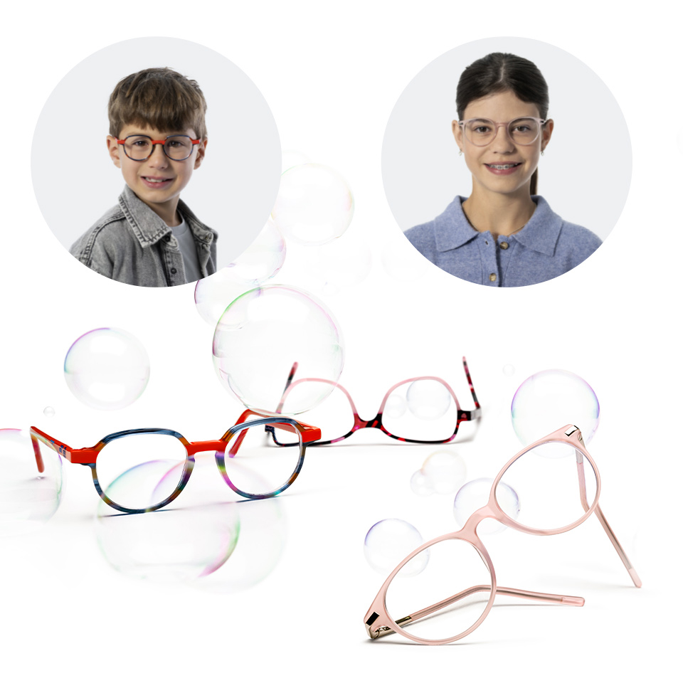 Ein Porträtfoto eines kleinen Jungen mit Brille, daneben ein weiteres Porträtfoto eines älteren Mädchens mit Brille. Unter den beiden Porträtaufnahmen befinden sich verschiedene Brillenfassungen und -gläser.