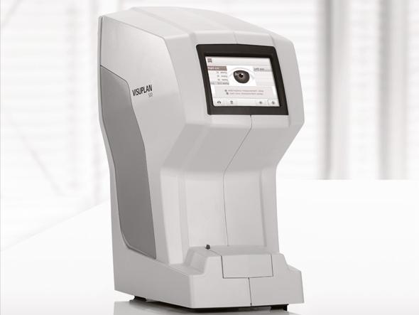 ZEISS VISUPLAN 500 ermöglicht eine einfache Messung im Rahmen des Glaukomscreenings. Durch einen leichten Luftimpuls wird ohne direkten Kontakt und lokale Betäubung der Augeninnendruck gemessen.